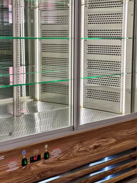 Шкаф-витрина Glacier Grand холодильный пристенный_2